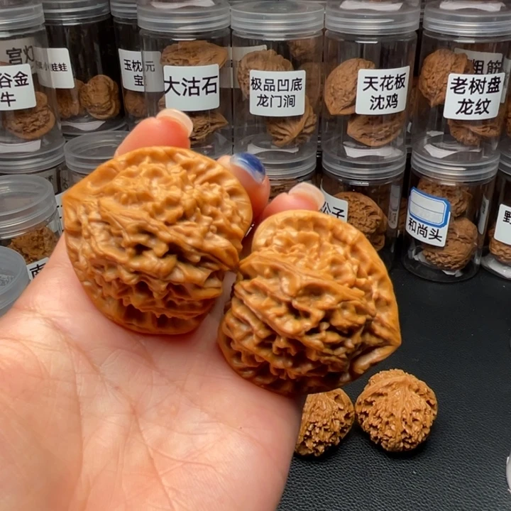 我***了文玩核桃吊坠龙门涧