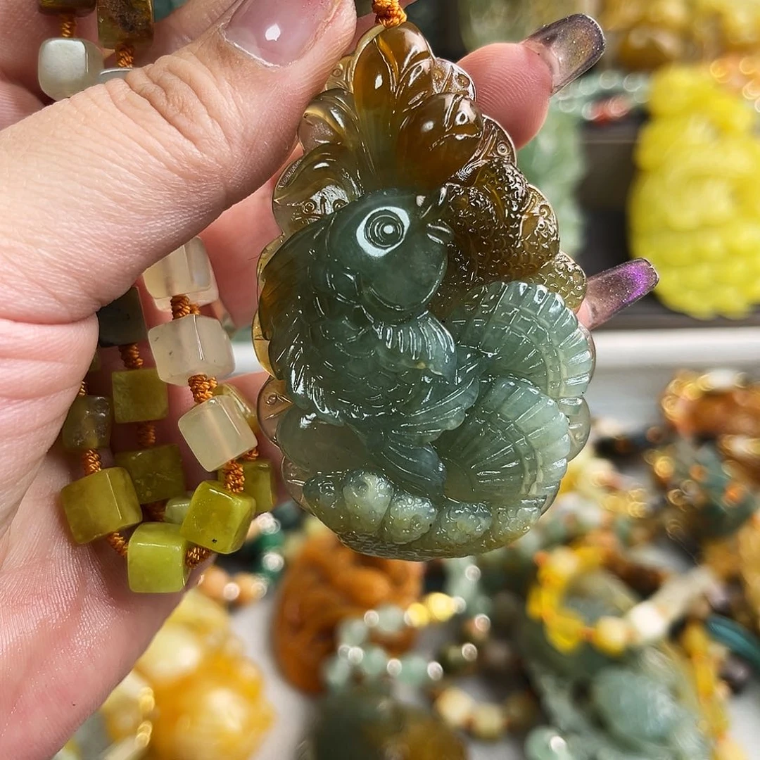 蛇纹石玉颈饰未镶嵌