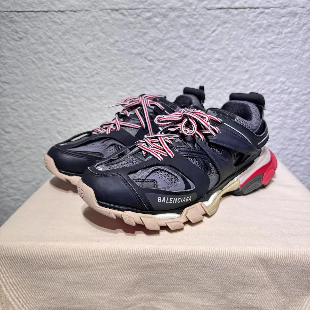 95新 Balenciaga/巴黎世家 43码 巴黎世家track1.0 黑红老爹鞋