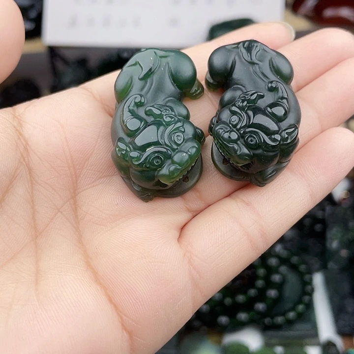 未镶嵌蛇纹石玉颈饰泰山玉貔貅一对