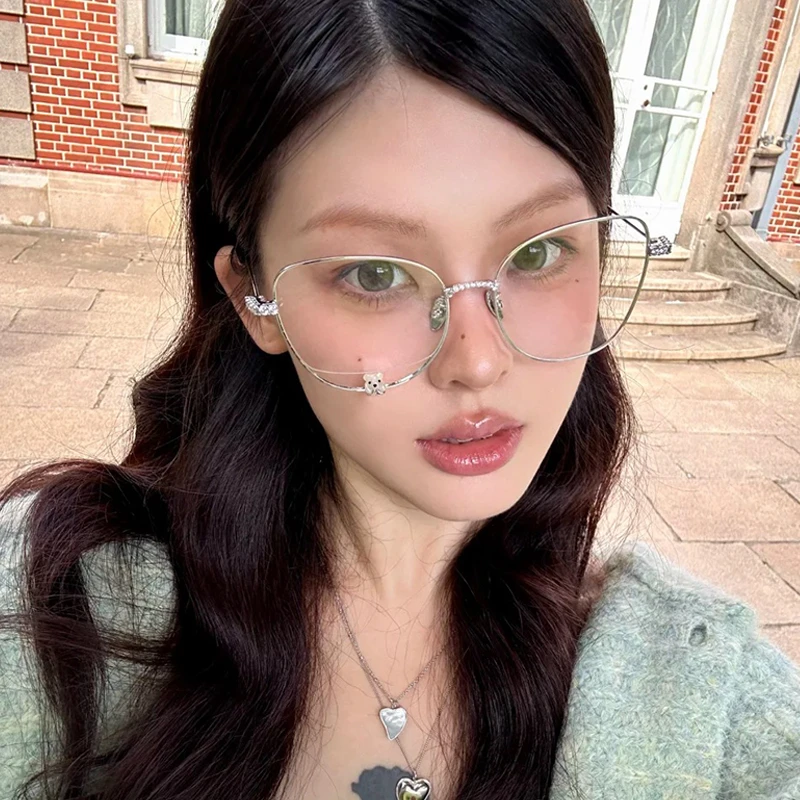 2025新款小熊吊坠镶钻眼镜女百搭韩系ins风镜架猫眼高智感平光镜