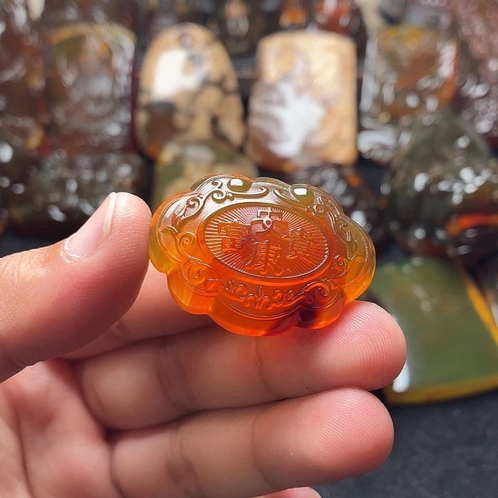 琥珀未镶嵌颈饰22