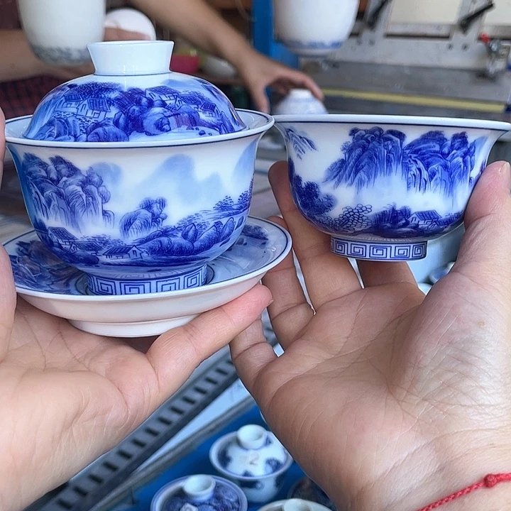 青花釉下彩盖碗杯子