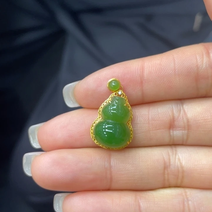 和田玉18K金镶嵌颈饰