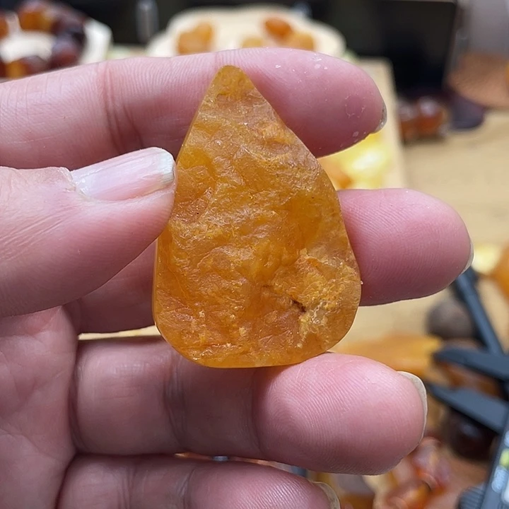 琥珀未镶嵌套链吊坠