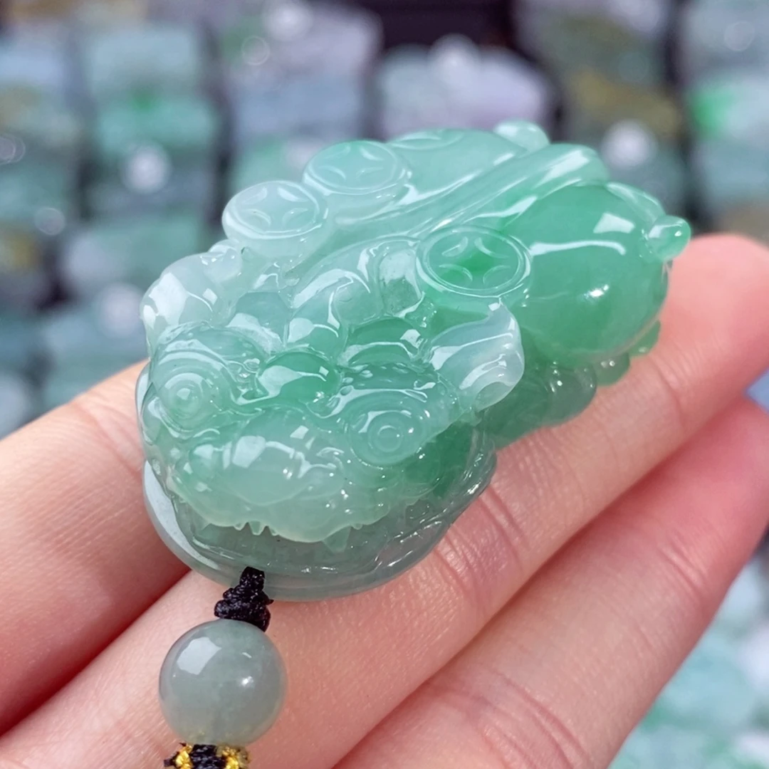 颈饰未镶嵌翡翠天然
