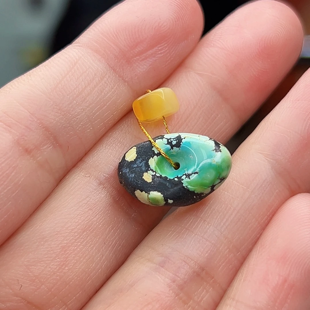 蜜蜡未镶嵌珠宝奇石