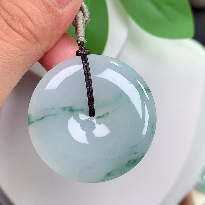 翡翠未镶嵌颈饰平安扣 35.9x5.7mm