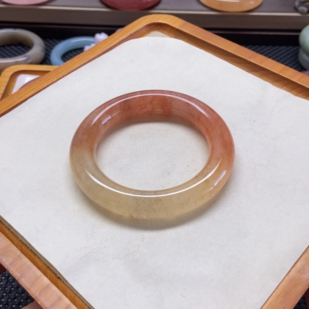 未镶嵌手镯石英岩玉