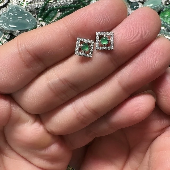 翡翠未镶嵌颈饰天然A货翡翠放漏