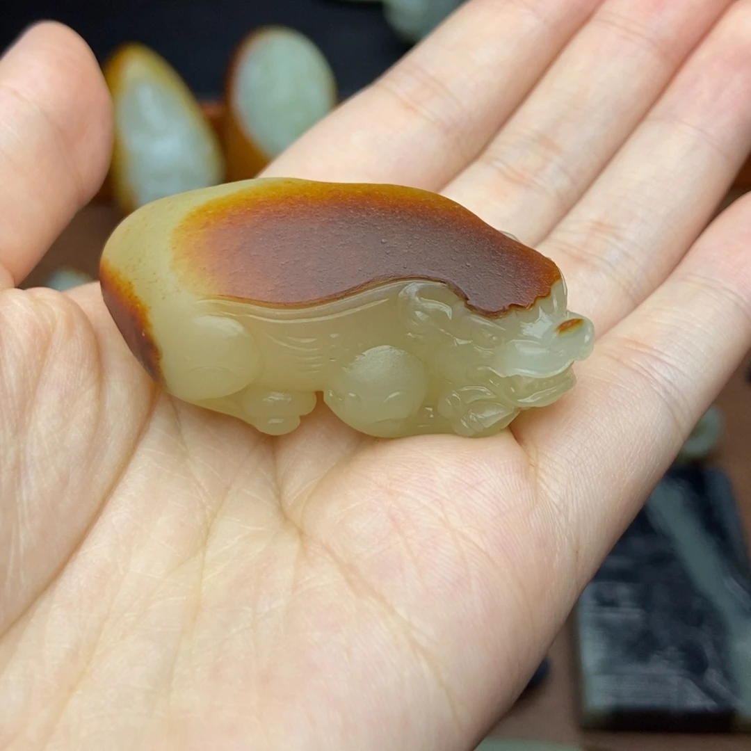 没***？和田玉未镶嵌挂件