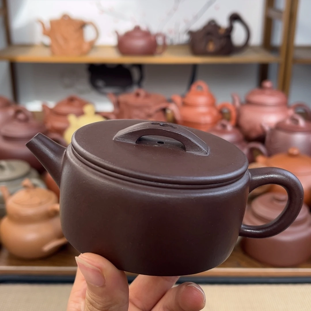 紫砂茶壶手工制作工艺精湛
