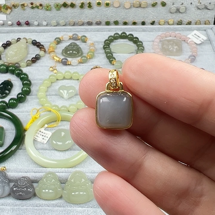 和田玉未镶嵌珠宝半成品