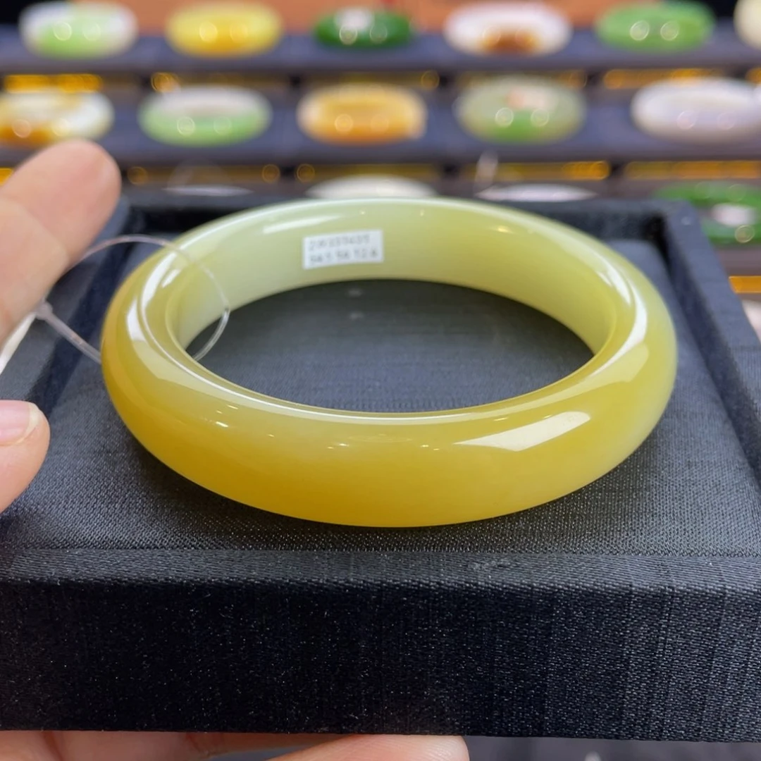 未镶嵌手镯和田玉-奶盖黄糖55