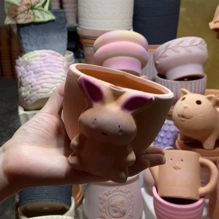 11×8彩绘小兔子盆 粗陶1个