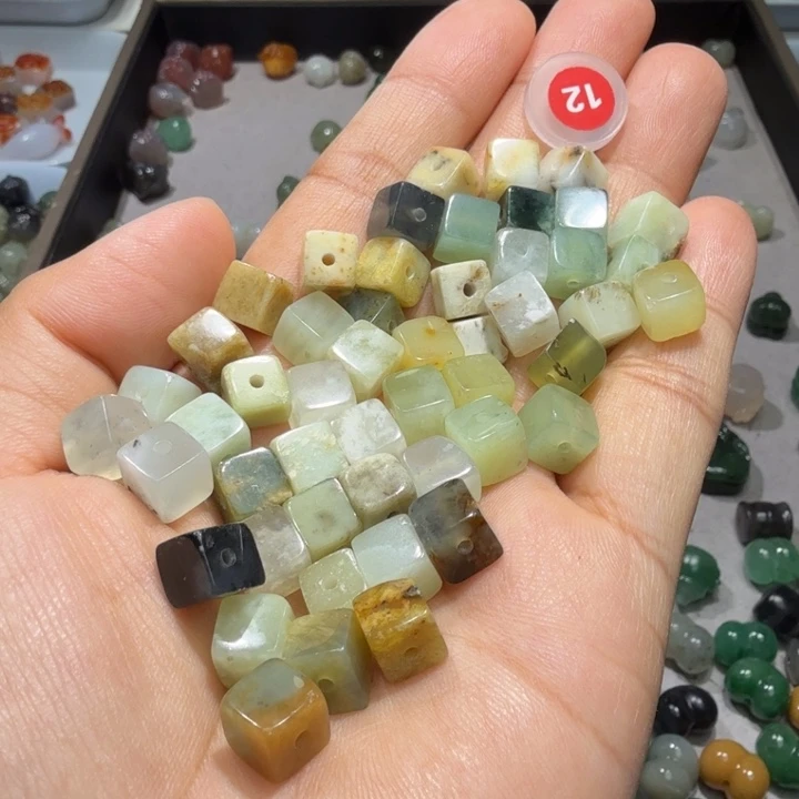 和田玉未镶嵌珠宝半成品