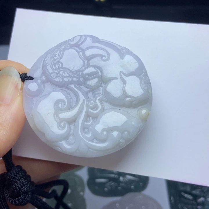 翡翠挂件未镶嵌翡翠