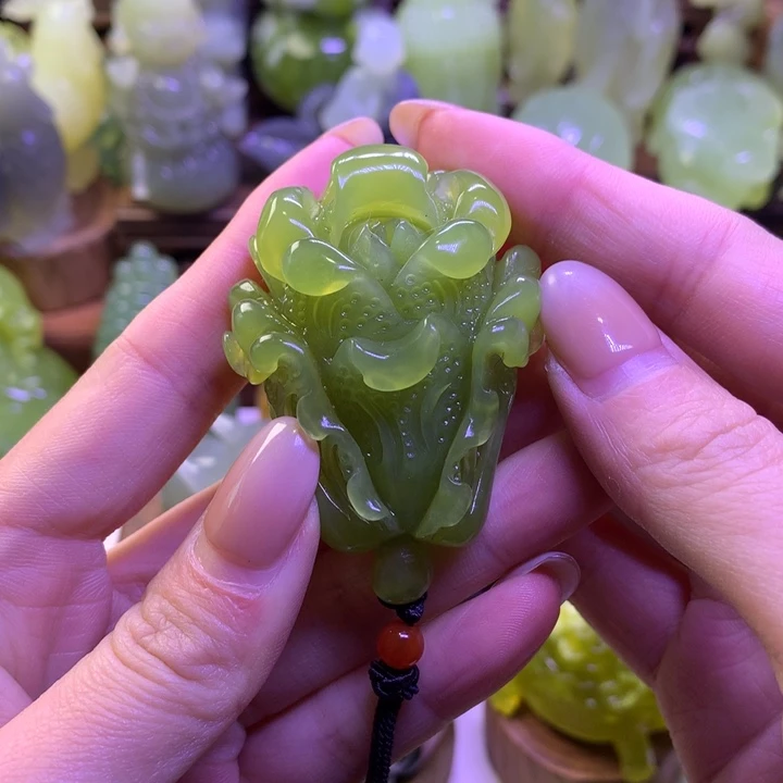 岫玉未镶嵌手把件