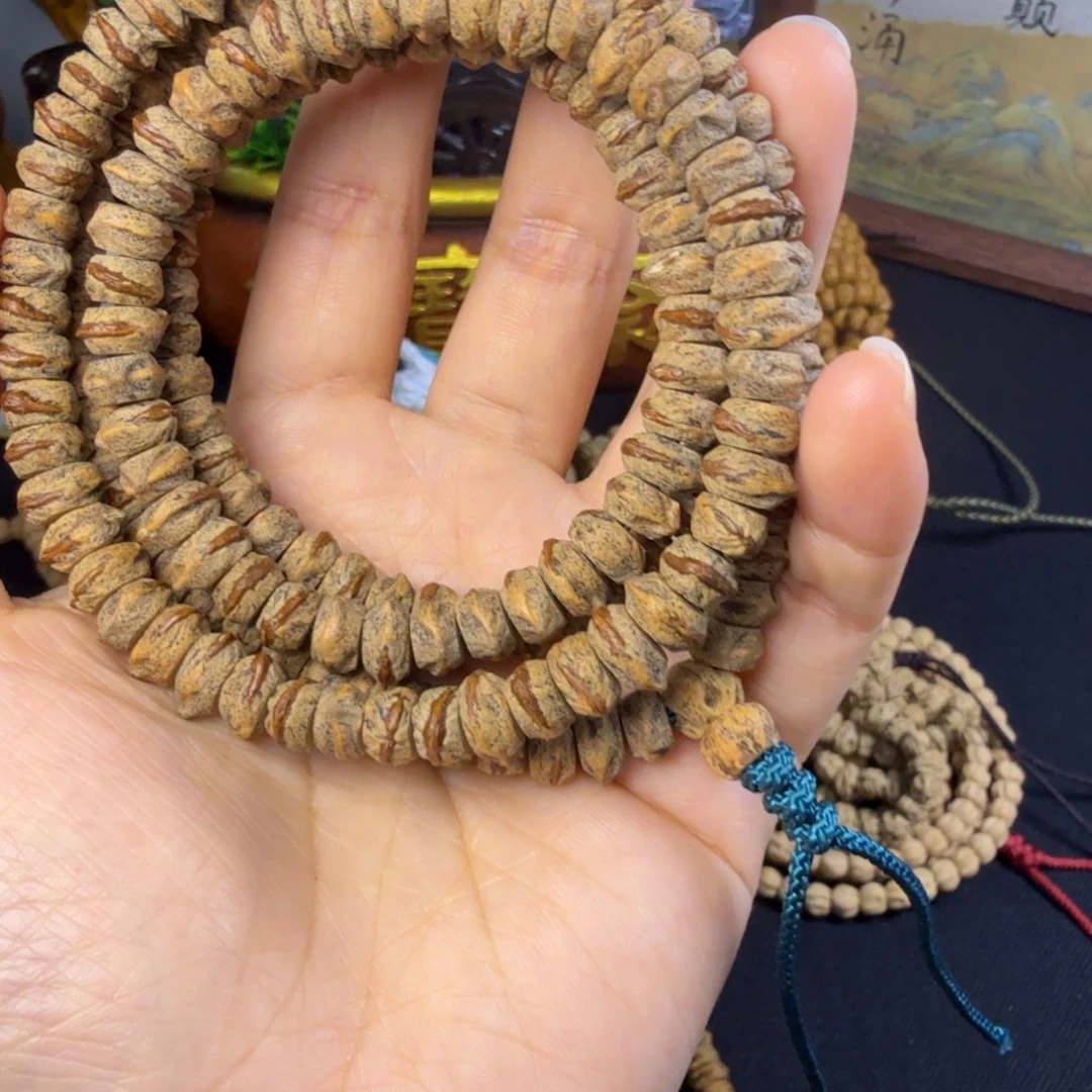 修***侃非洲檀香无事牌藏切