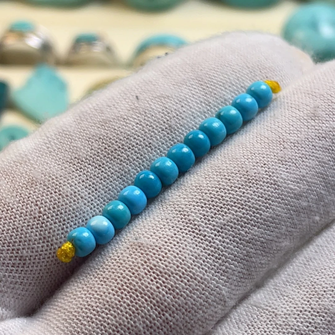 绿松石未镶嵌颈饰