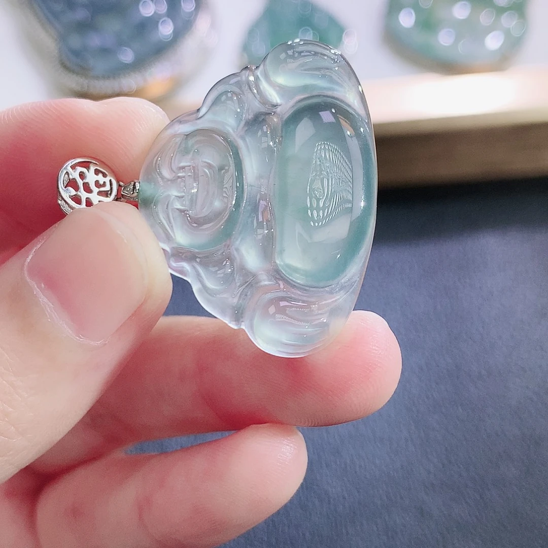 翡翠未镶嵌挂件翡翠
