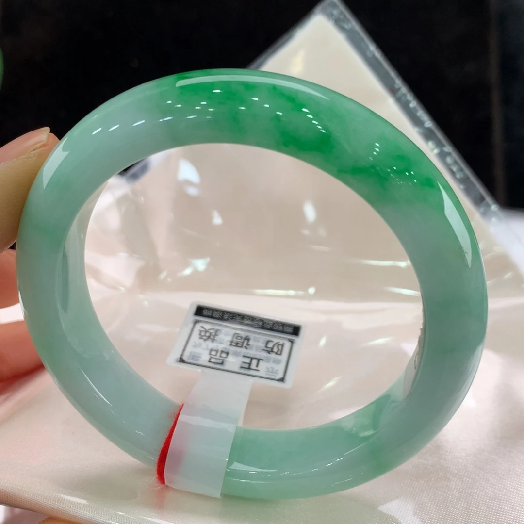 翡翠手镯未镶嵌111-0831