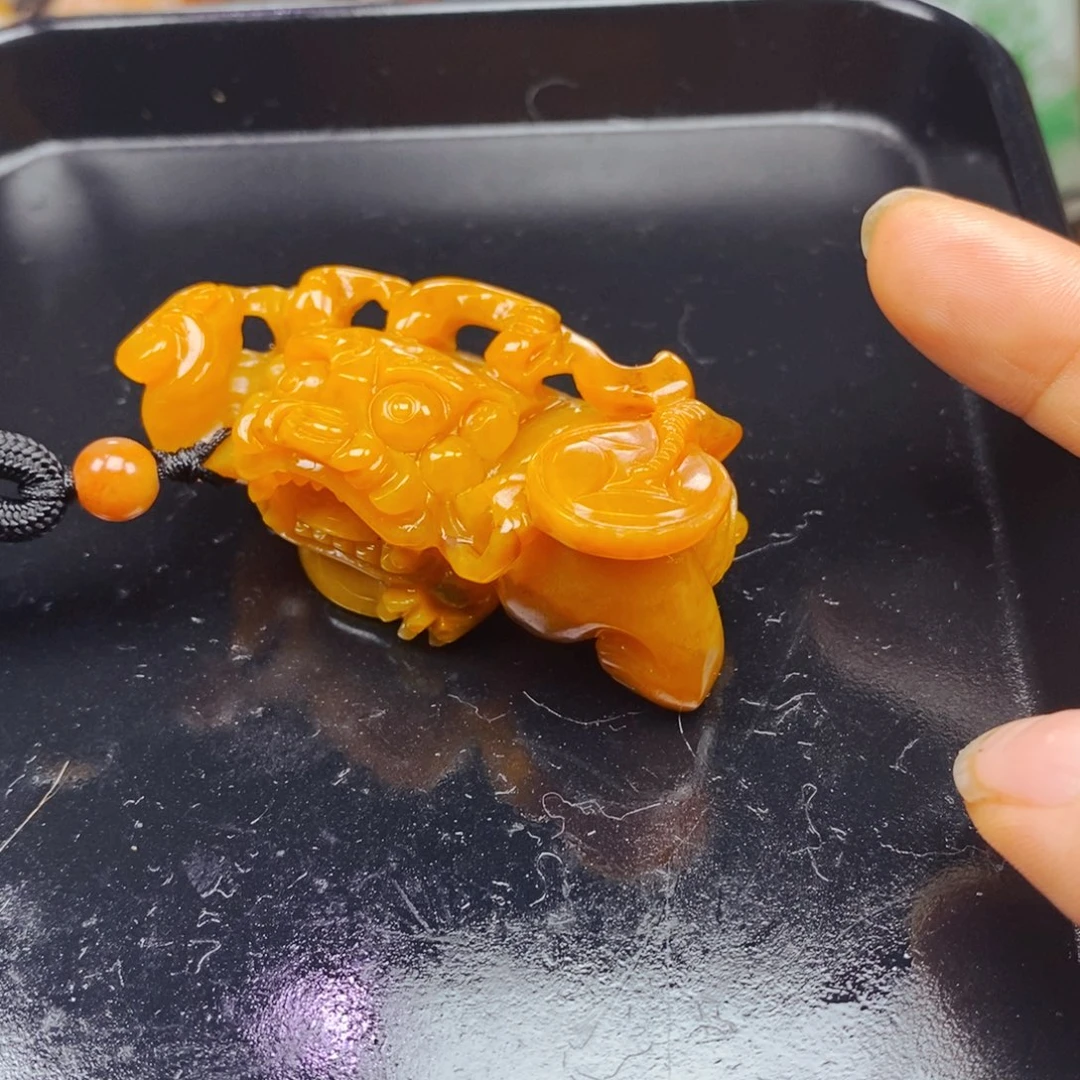 石英质玉（黄龙玉）未镶嵌颈饰