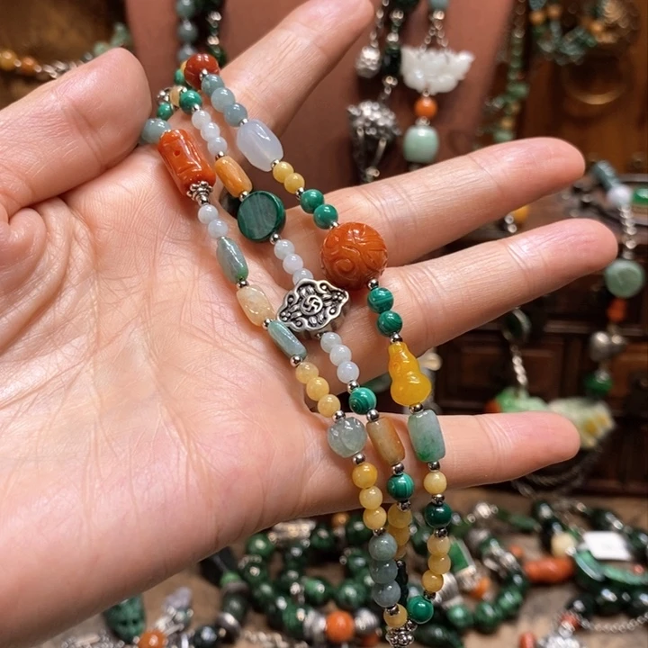 翡翠未镶嵌吊坠(赠链)