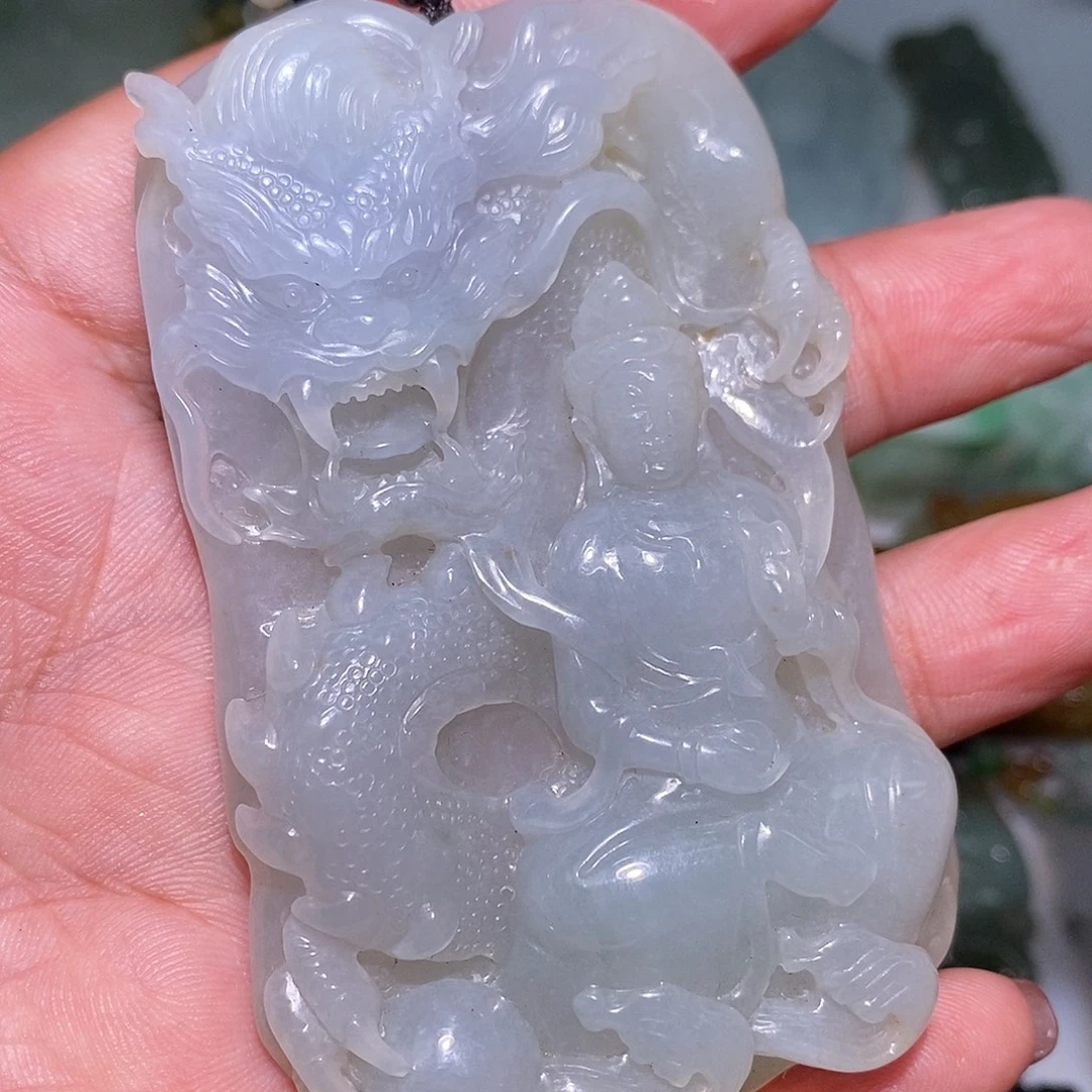 翡翠未镶嵌颈饰观音