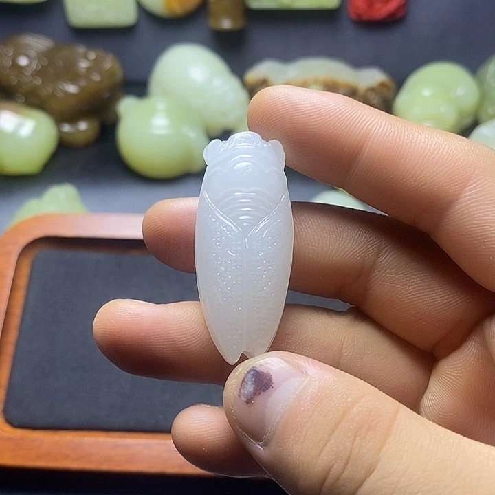 昆仑玉脂白小金禅