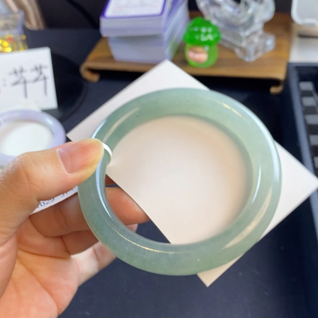 翡翠未镶嵌手镯湖绿57.5