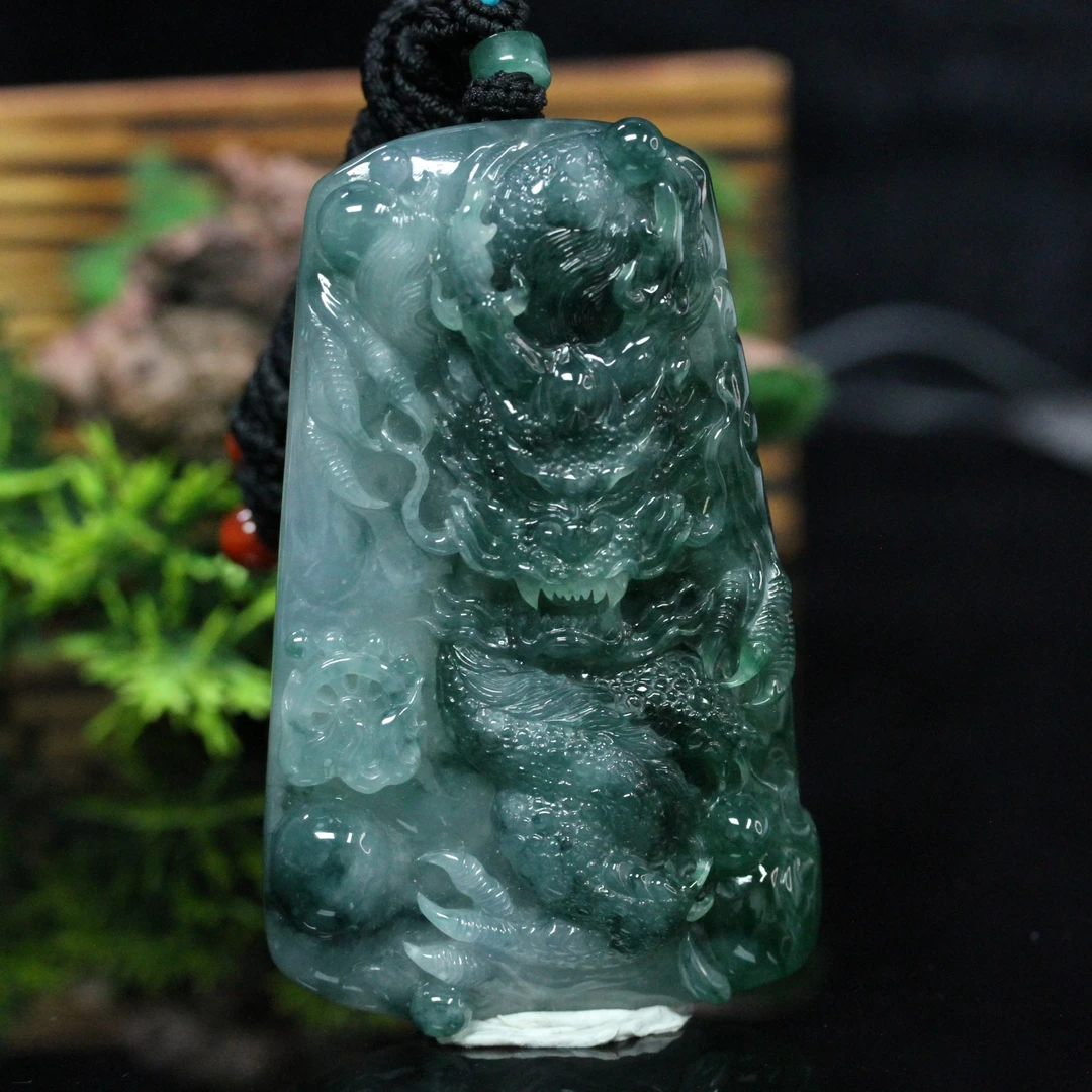 天然缅甸翡翠A货龙行天下龙牌吊坠/01027055/拍卖