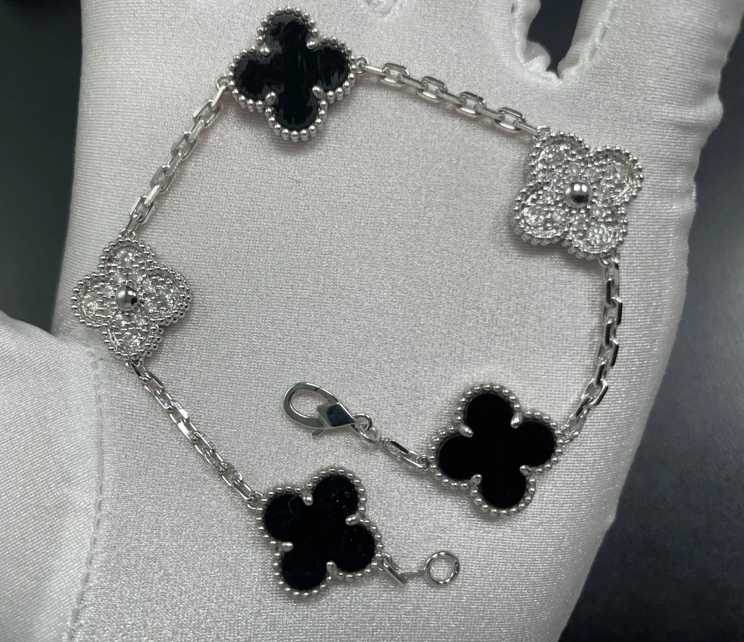 【CHERISH】18k  黑白隔钻四叶草五花手链