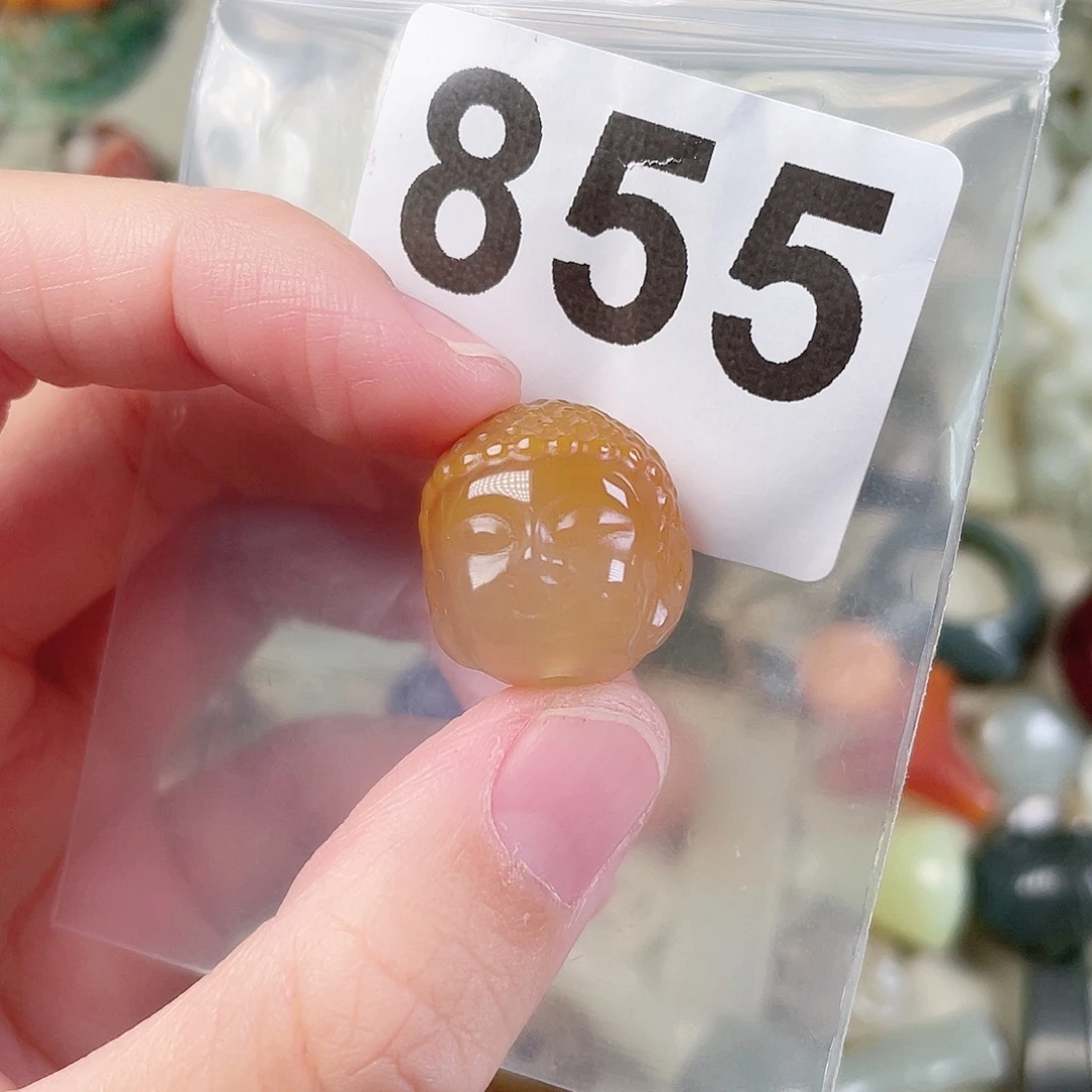 颈饰未镶嵌和田玉（糖玉）