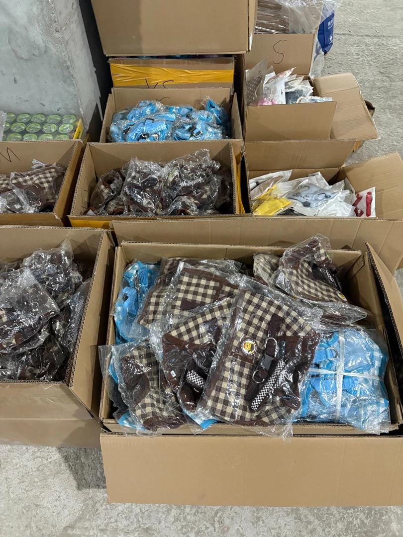 猫咪牵引绳防挣脱猫咪遛狗背心外出防咬背心