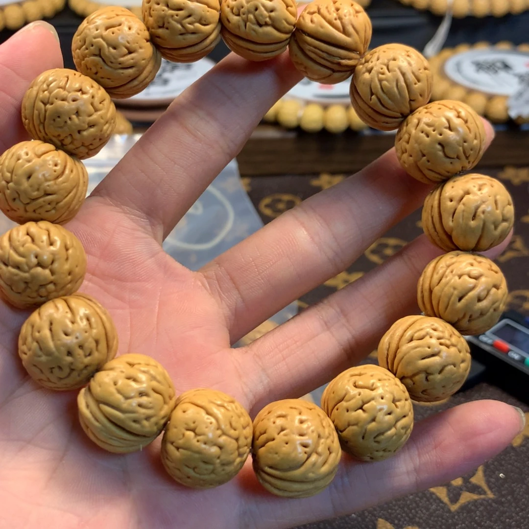 精品桃核元宝手串