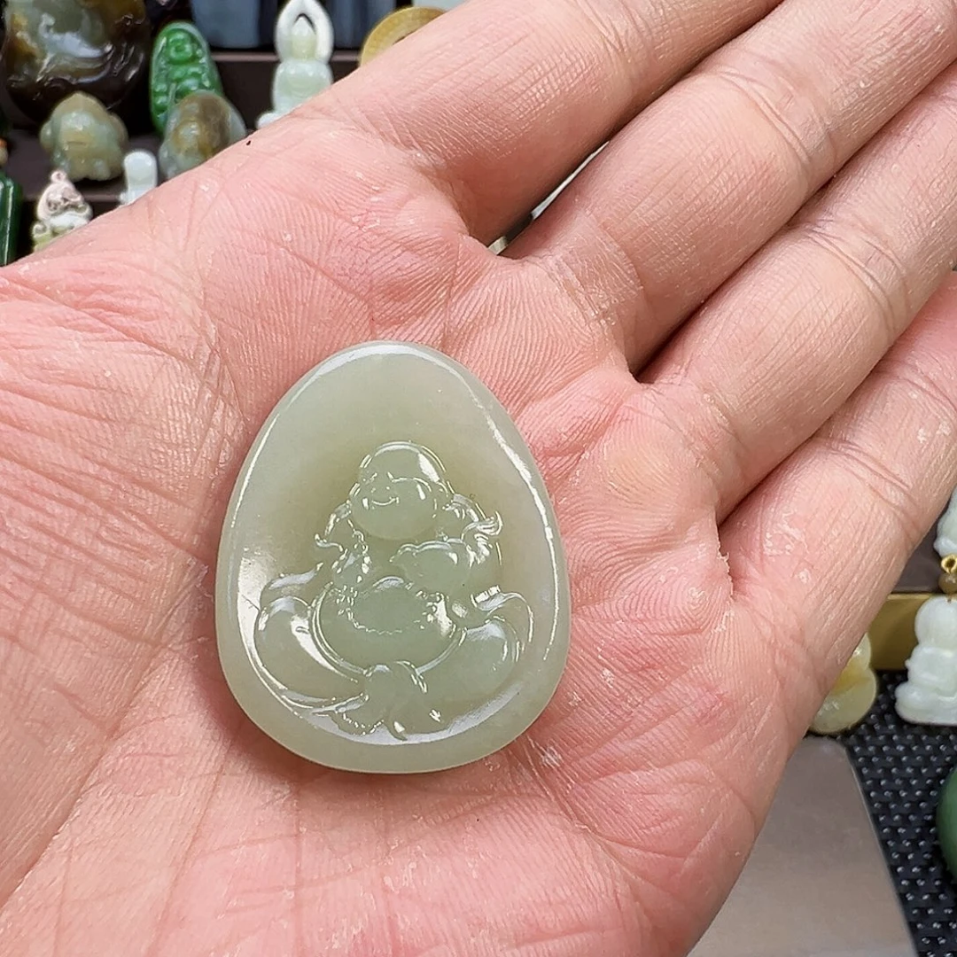 和田玉未镶嵌吊坠(赠链)