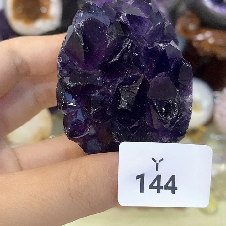 未镶嵌水晶大型摆件（非配饰）