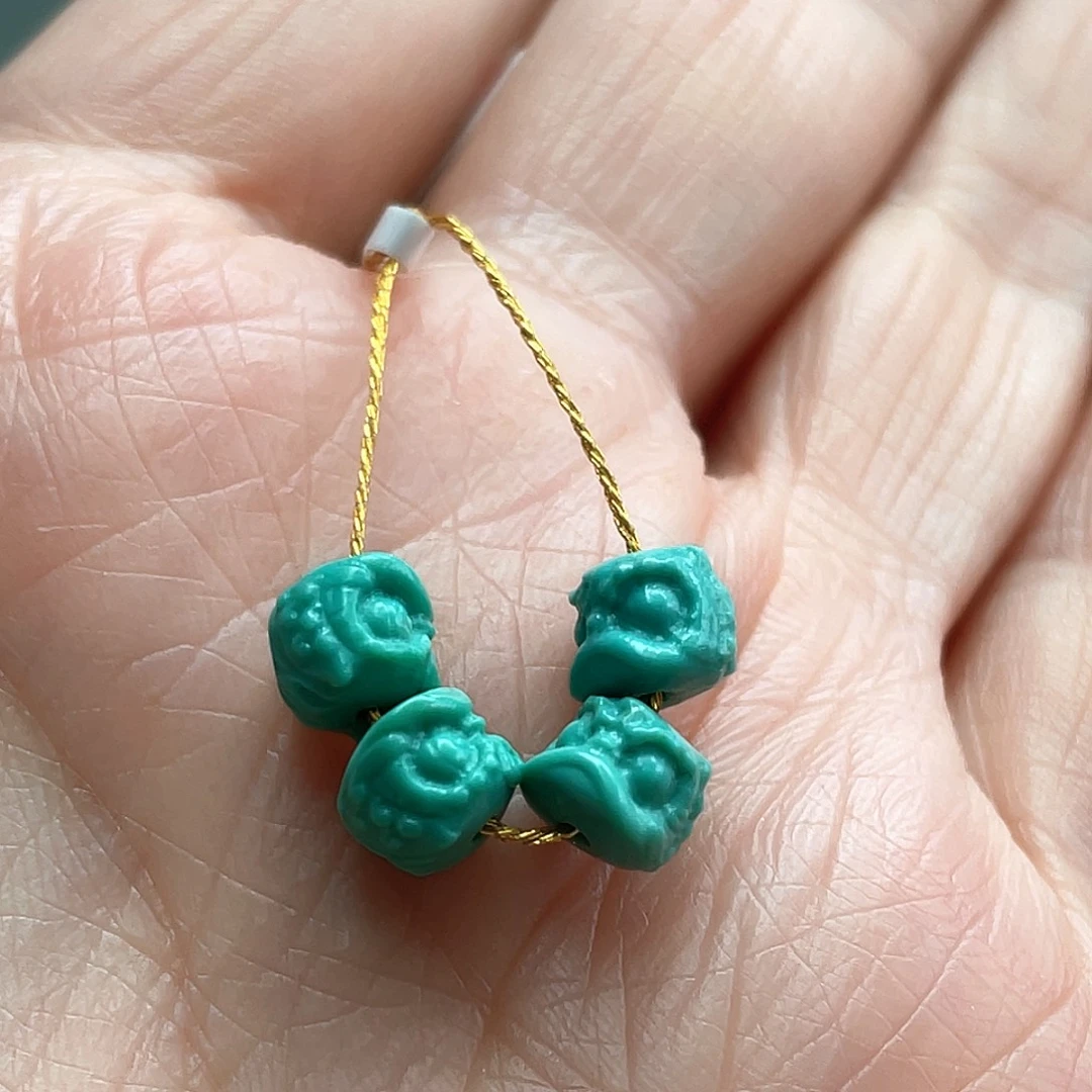 未镶嵌绿松石颈饰