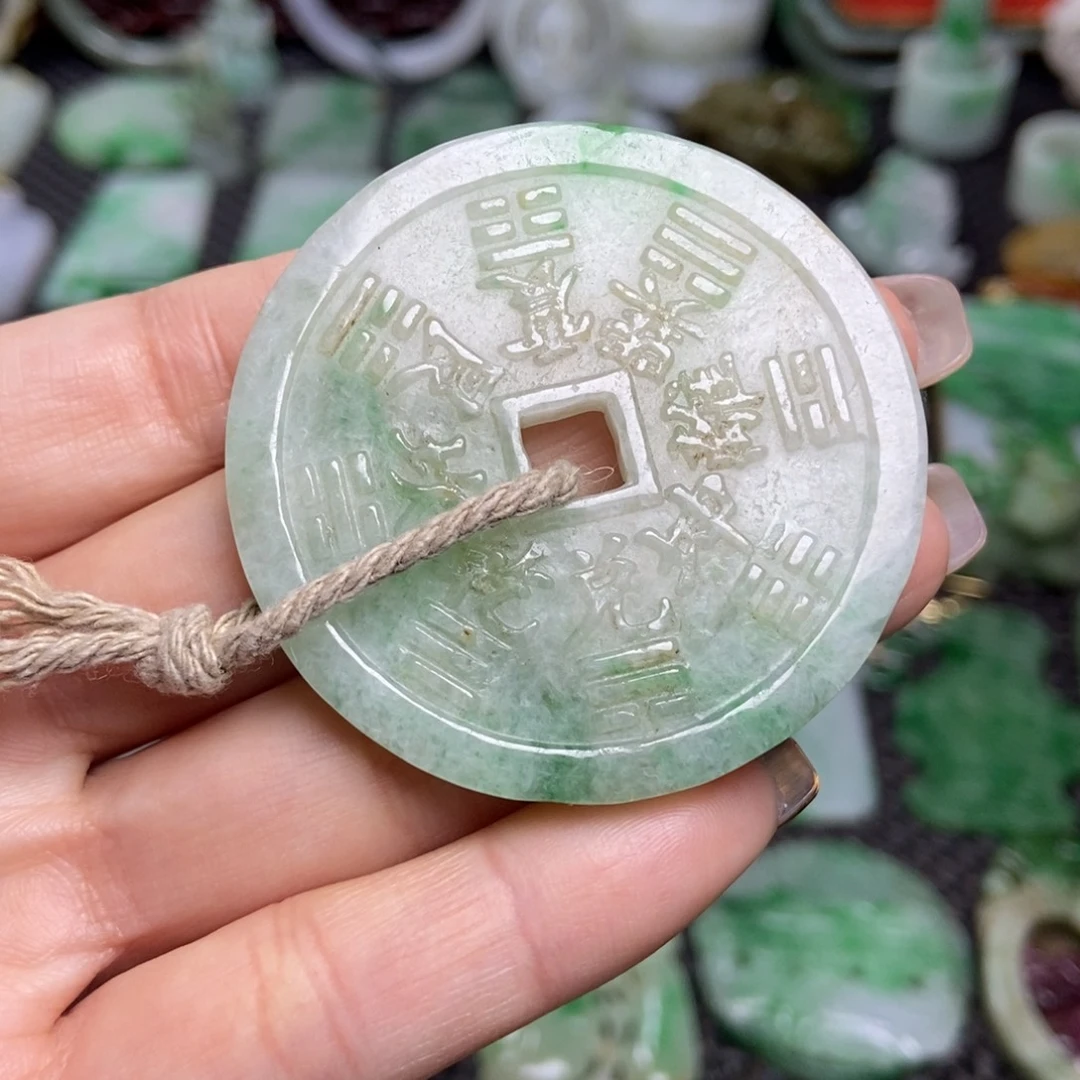 翡翠未镶嵌挂件清