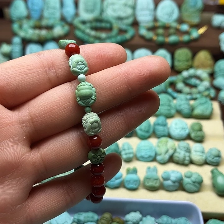 绿松石未镶嵌颈饰