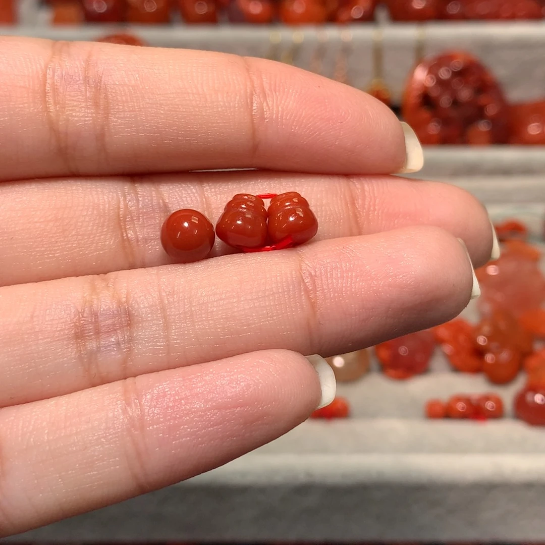 【闪购商品】南红玛瑙配饰未镶嵌红**汉