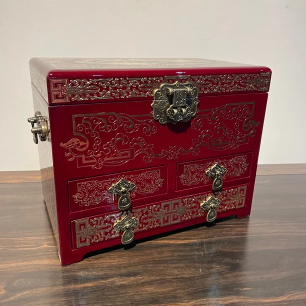 扬州漆器手工艺制作螺钿工艺非遗传承