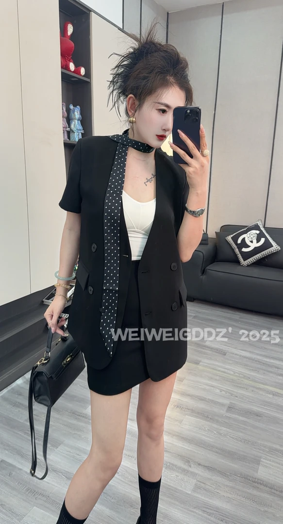 2025夏季V领西装套装新款时尚显瘦百搭高级两件套气质网红设计师