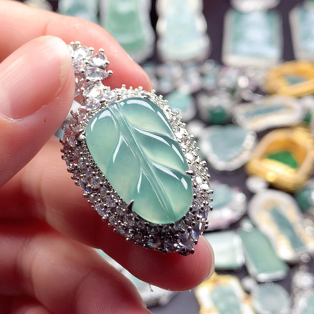 翡翠颈饰未镶嵌翡翠