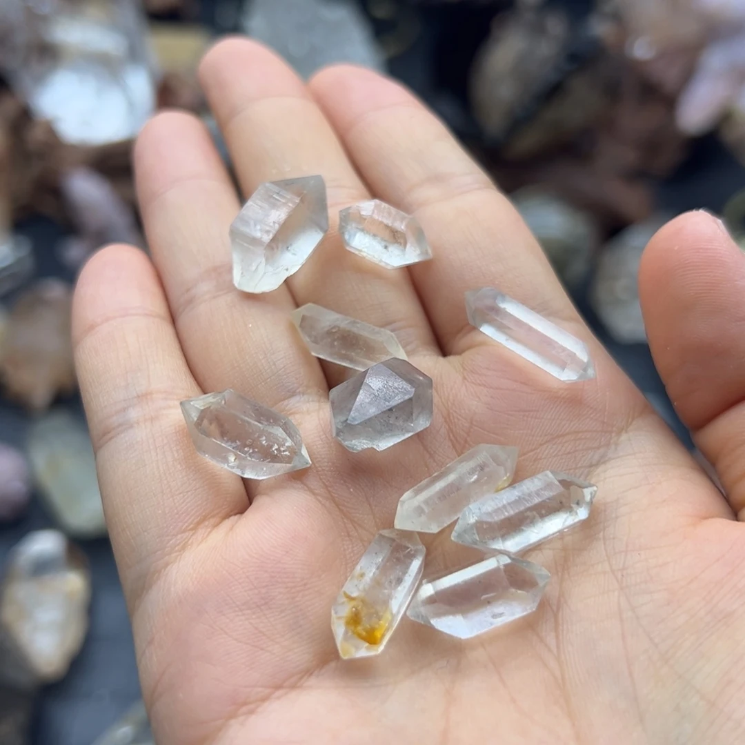 淋***雪石材闪灵10颗特价放漏