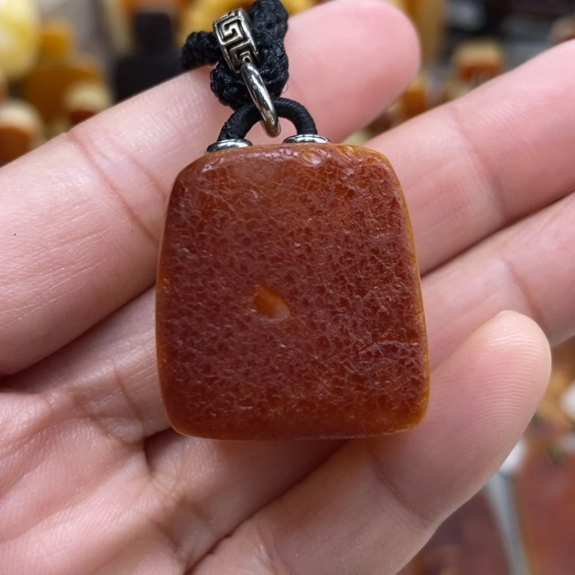 【闪购商品】琥珀颈饰未镶嵌