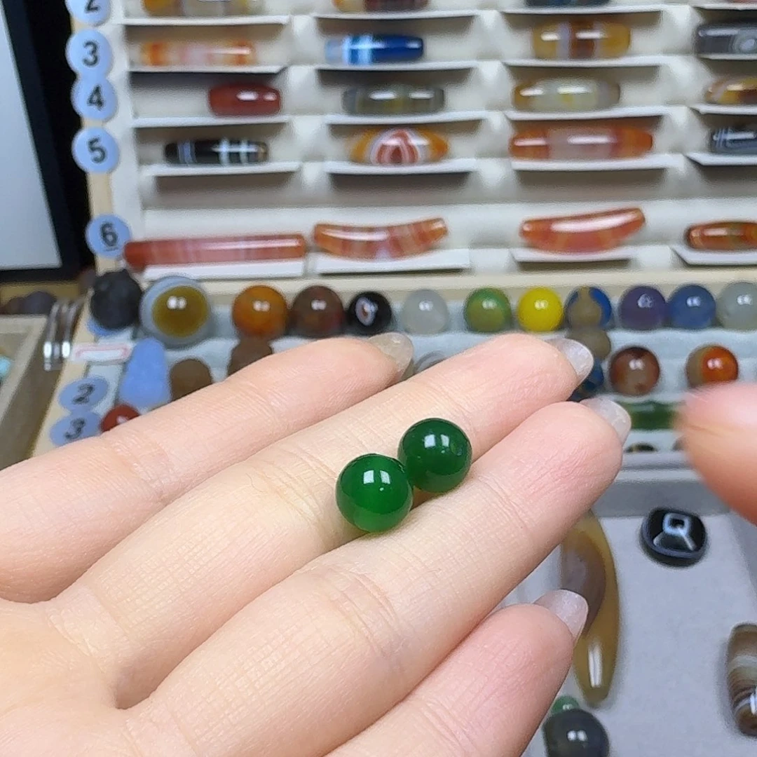 玛瑙/玉髓玛瑙未镶嵌居**?