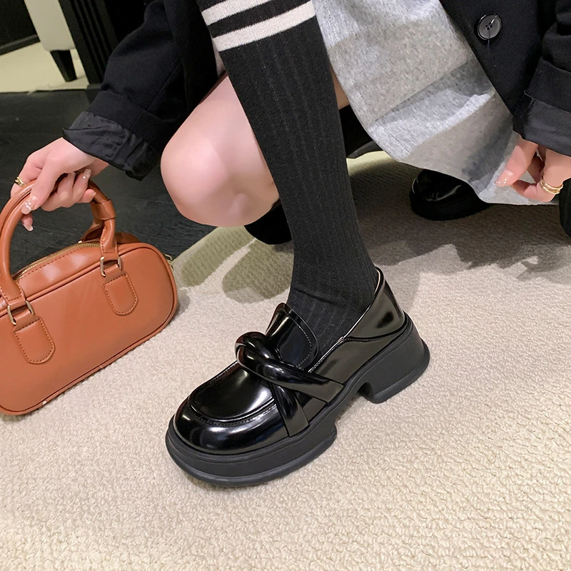英伦风厚底春季小皮鞋女百搭黑色圆头时尚真皮女鞋2025新款乐福鞋