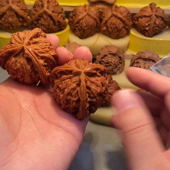 轩****文玩核桃吊坠jjjnnnnn